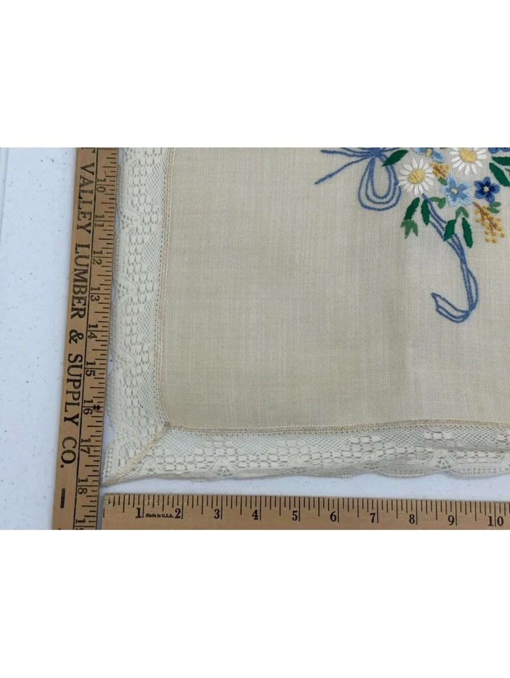 Vintage Embroidered Table Runner Topper Dresser Scarf Floral Lace Trim 18